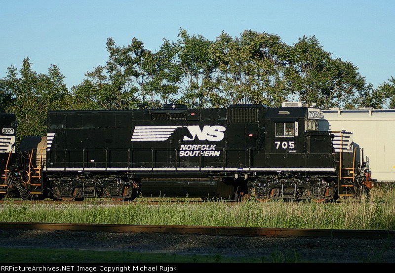 NS 705